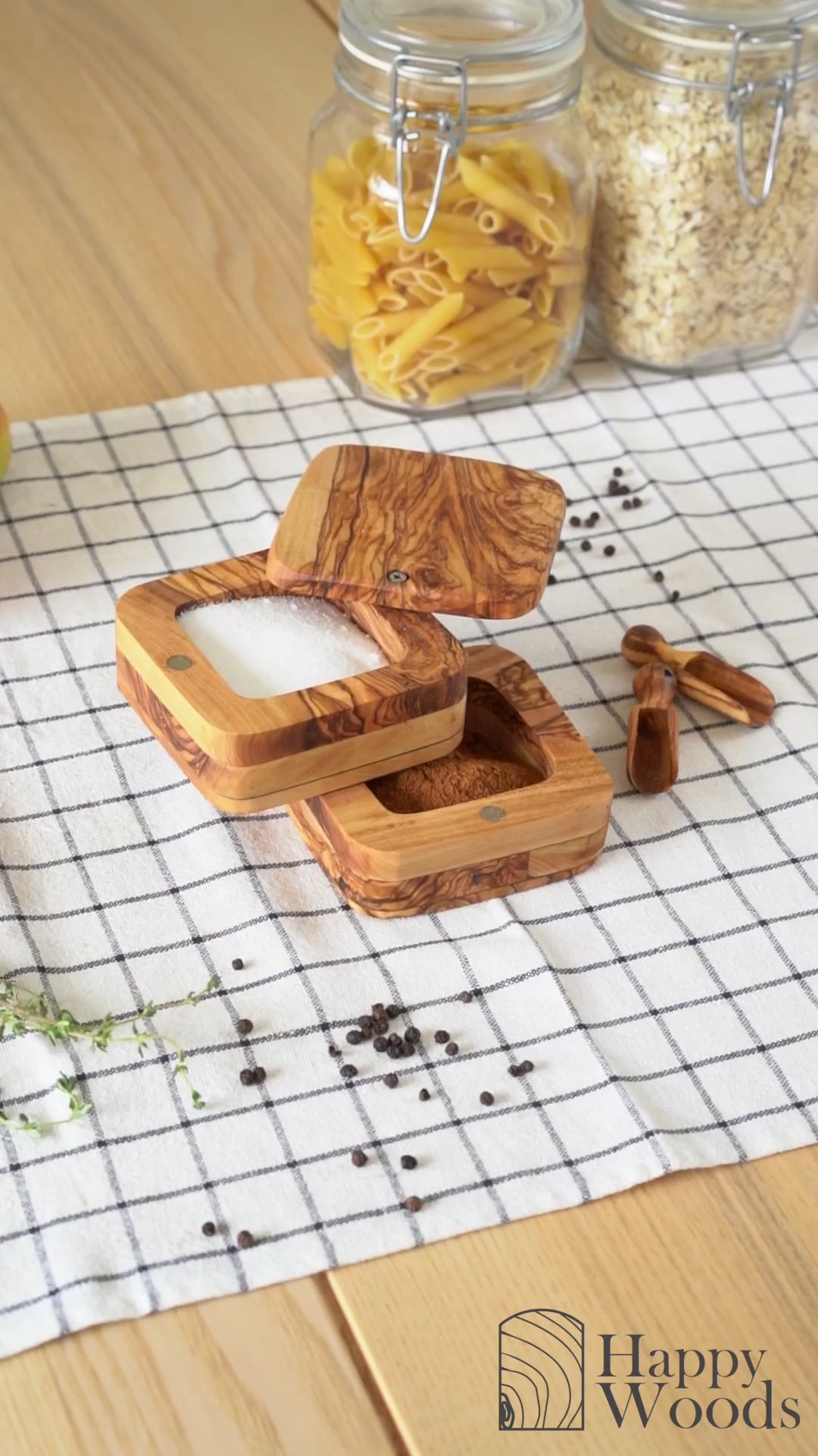 Square salt cellar